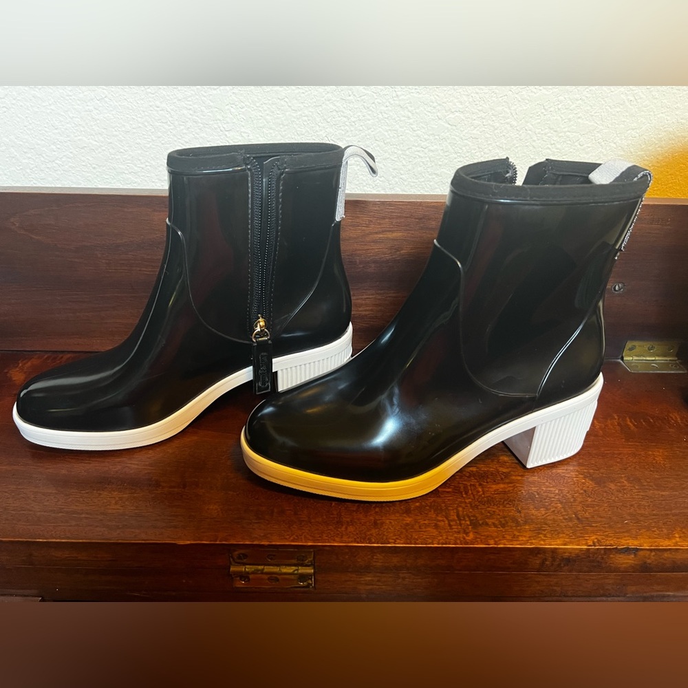 Kate Spade Black Ankle Rain Boots with Dual Contrast Soles